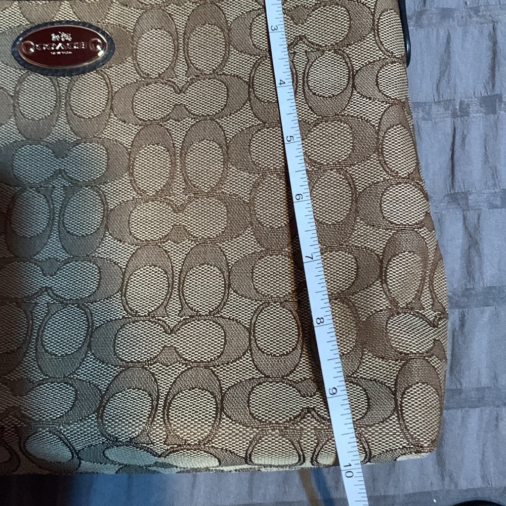 Coach Signature Beige Crossbody Bag - Picture 3 of 6
